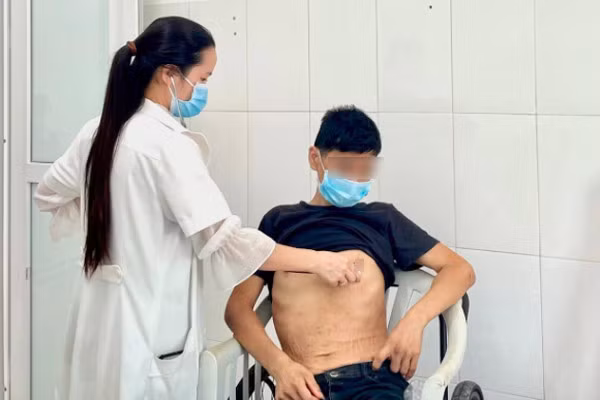 Chang trai suy kiet sau khi uong thuoc nam tri tieu duong