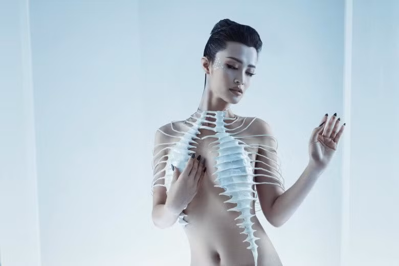 Đông Nhi xả vai mẹ bỉm, lên đồ cực táo bạo khoe đường cong - Hình 2 Dong Nhi xa vai me bim, len do cuc tao bao khoe duong cong-Hinh-2