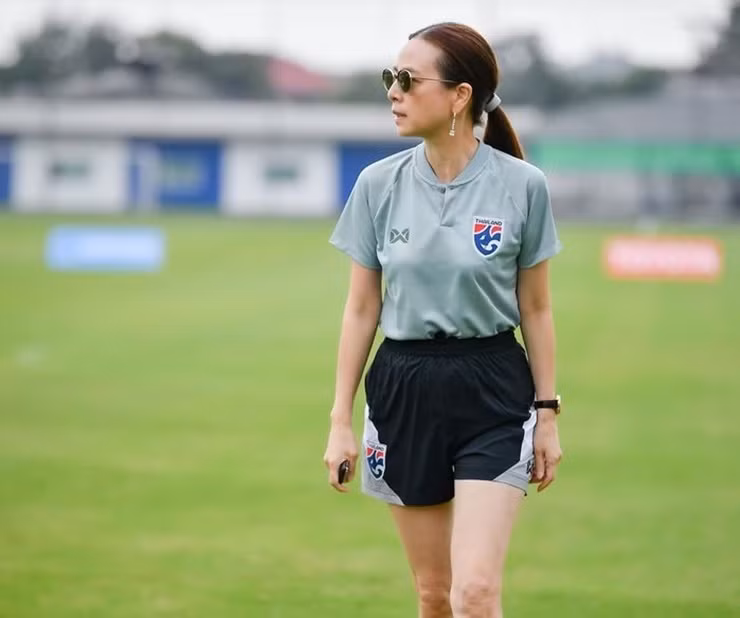 Nữ doanh nhân từng thú nhận mình nghiện mua sắm và là một trong những người đầu tiên nhập khẩu các sản phẩm thời trang xa xỉ