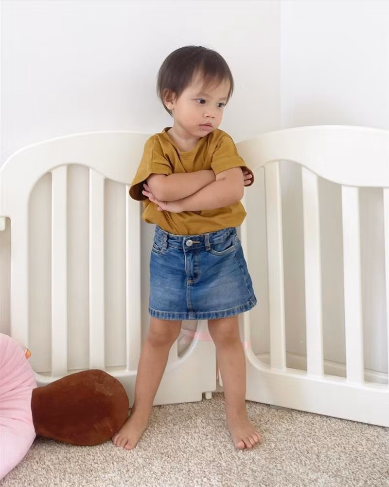 Dù bị mẹ "bóc phốt" nhưng dân mạng vẫn bênh Lisa bất chấp.