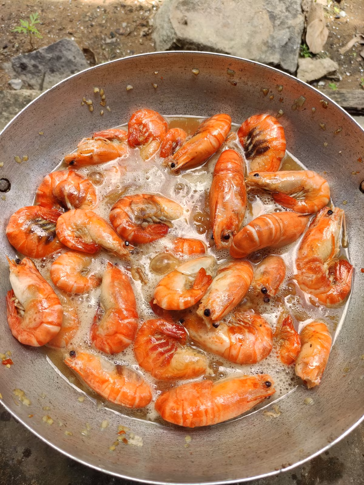 Rang tôm đỏ au, giòn ngon, hương vị đậm đà đừng bỏ qua - Hình 3 Rang tom do au, gion ngon, huong vi dam da dung bo qua-Hinh-3