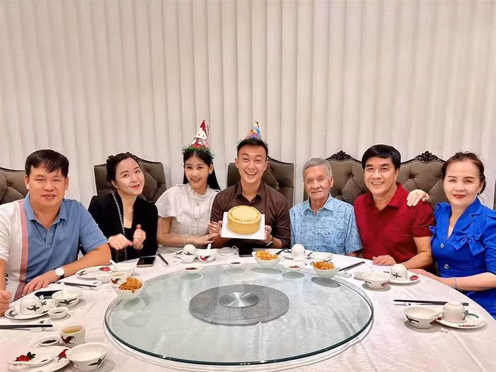 Le Au Ngan Anh muon 