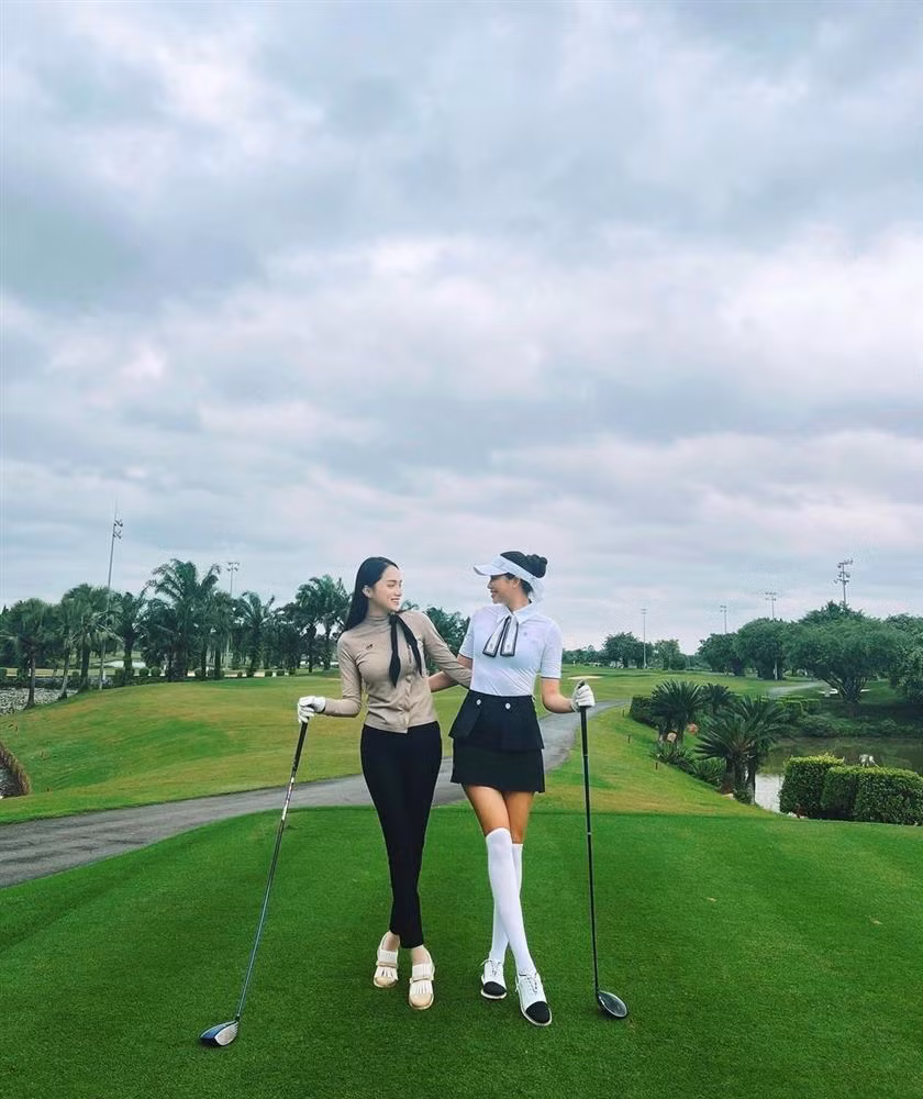 So ke san golf, Pham Huong lan at Huong Giang nho chieu cao 1m74