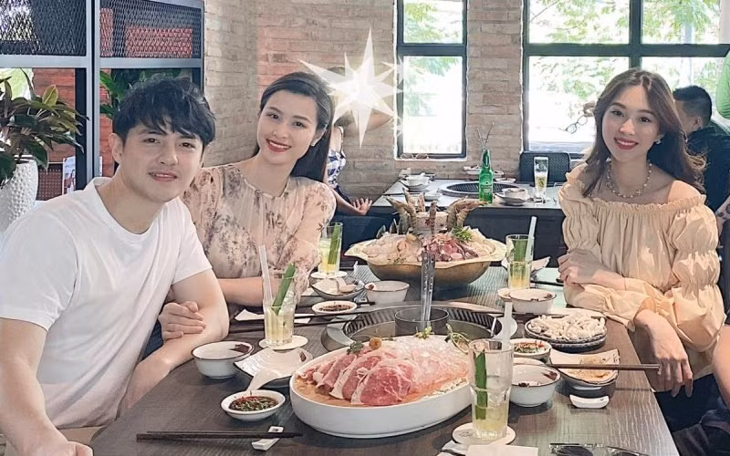 Đông Nhi và những lần đọ sắc cùng dàn mỹ nhân Việt - Hình 4 Dong Nhi va nhung lan do sac cung dan my nhan Viet-Hinh-4