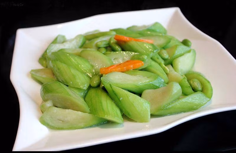 Mua mướp đừng tham quả to, nhìn 4 điểm biết ngay quả nào ngon - Hình 3 Mua muop dung tham qua to, nhin 4 diem biet ngay qua nao ngon-Hinh-3