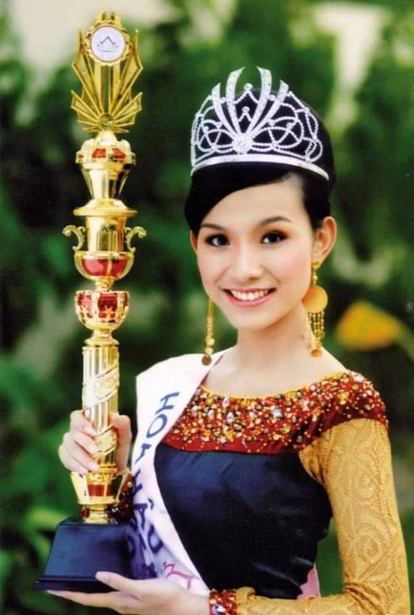Những chuyện có 1-0-2 của Thiên Ân và các người đẹp thi nhan sắc - Hình 12 Nhung chuyen co 1-0-2 cua Thien An va cac nguoi dep thi nhan sac-Hinh-12