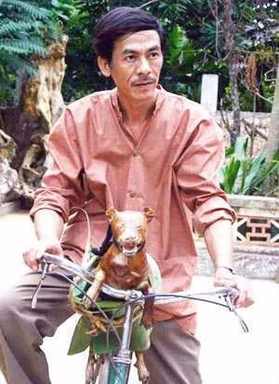 Cuoc song cua dao dien 'Ma lang' gio ra sao?-Hinh-8