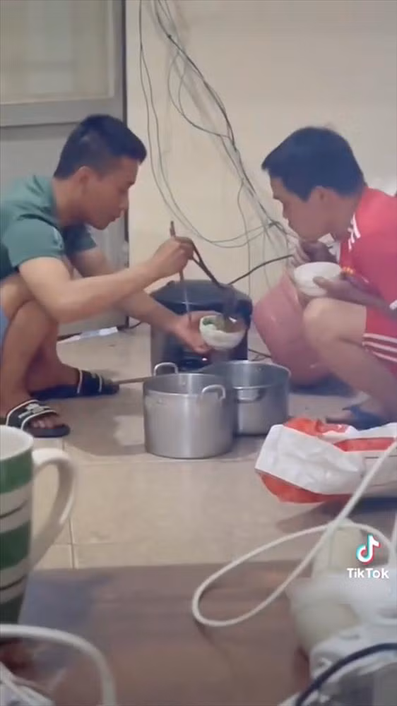 Co tai san bac ty, ngo ngang anh bua com cua Quang Linh Vlog-Hinh-4