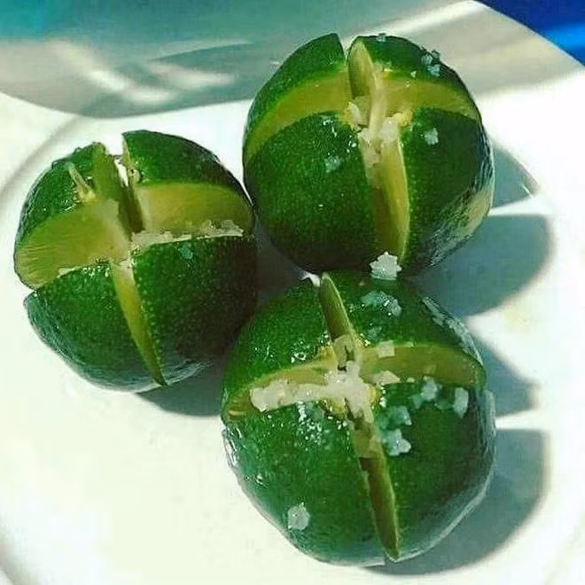Dat 2 thu duoi gam giuong quet sach van xui, ruoc tai loc ve