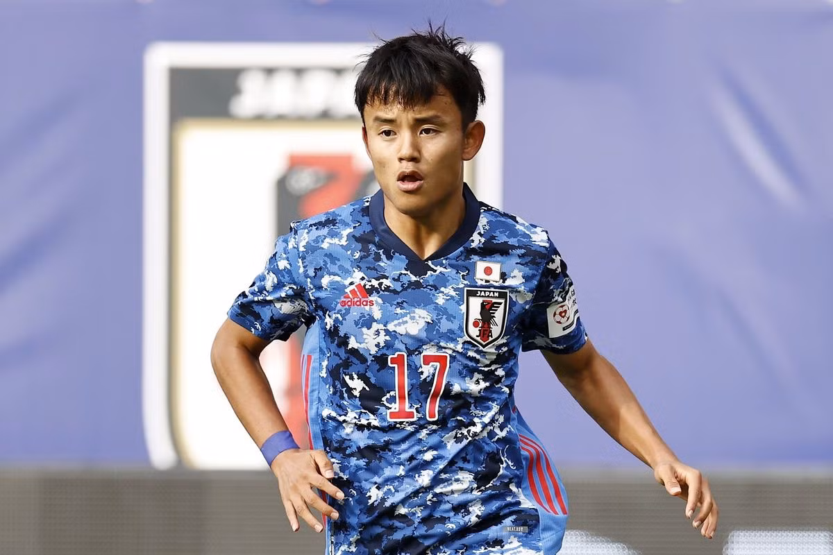 Takefusa Kubo (21 tuổi - Nhật Bản): Cầu thủ trẻ của Real Sociedad vừa được điền tên vào danh sách tập trung sơ bộ của tuyển Nhật Bản dự World Cup 2022. Với kinh nghiệm nhiều năm thi đấu tại La Liga cho Mallorca, Villarreal, Getafe và Sociedad, Kubo hứa hẹn trở thành gương mặt đáng kỳ vọng của đại diện châu Á ở Qatar.