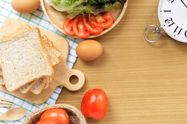 Giờ ăn giúp giảm mỡ máu, ổn định đường huyết Gio an giup giam mo mau, on dinh duong huyet