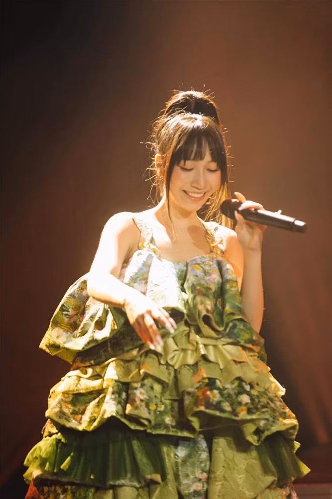 My Anh he lo pha giat mic di vao lich su voi be Xuan Mai
