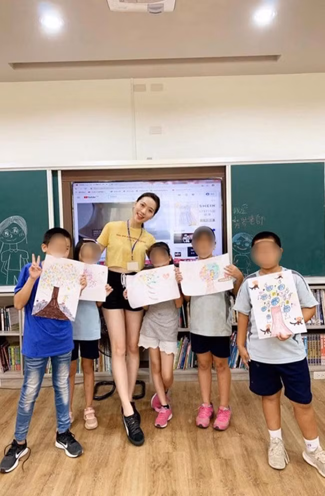 Chỉ vì chuộng mặc quần ngắn lên lớp, cô giáo này đã bị phụ huynh phàn nàn.