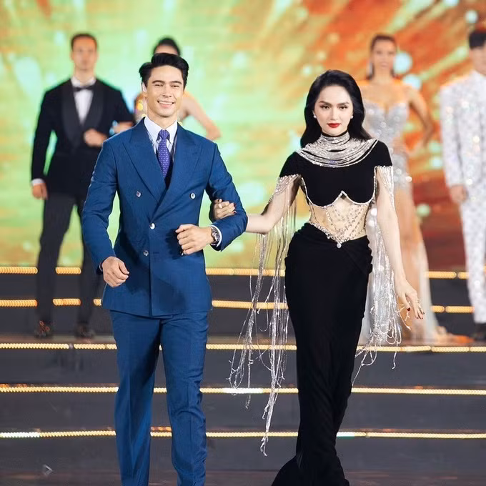 Matthew đã sang Việt Nam để làm giám khảo trong đêm chung kết cuộc thi "The Next Gentleman" (Quý ông hoàn mỹ 2022) (Ảnh: Instagram NV).
