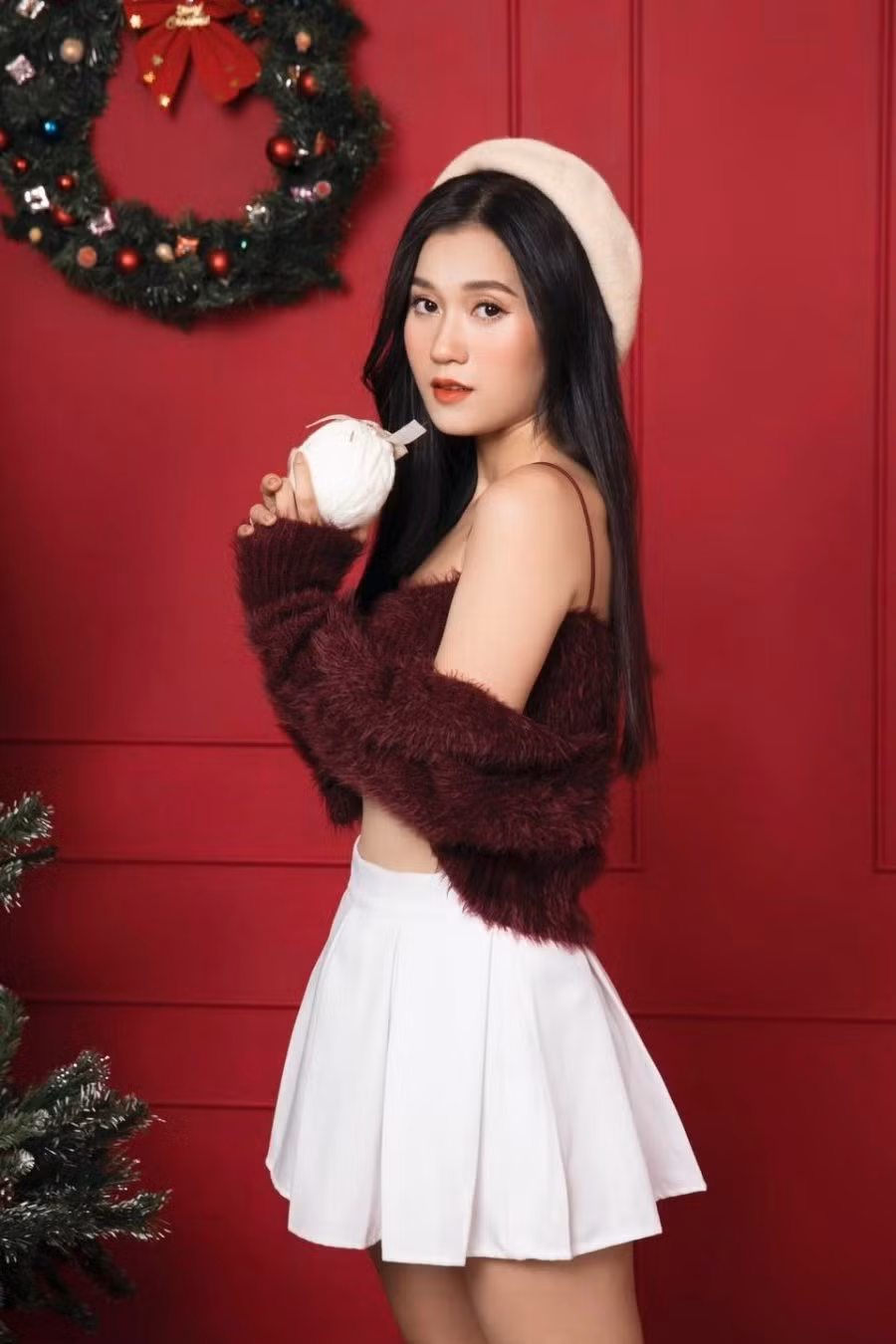 Lâm Vỹ Dạ và những lần hiếm hoi diện đồ gợi cảm - Hình 6 Lam Vy Da va nhung lan hiem hoi dien do goi cam-Hinh-6