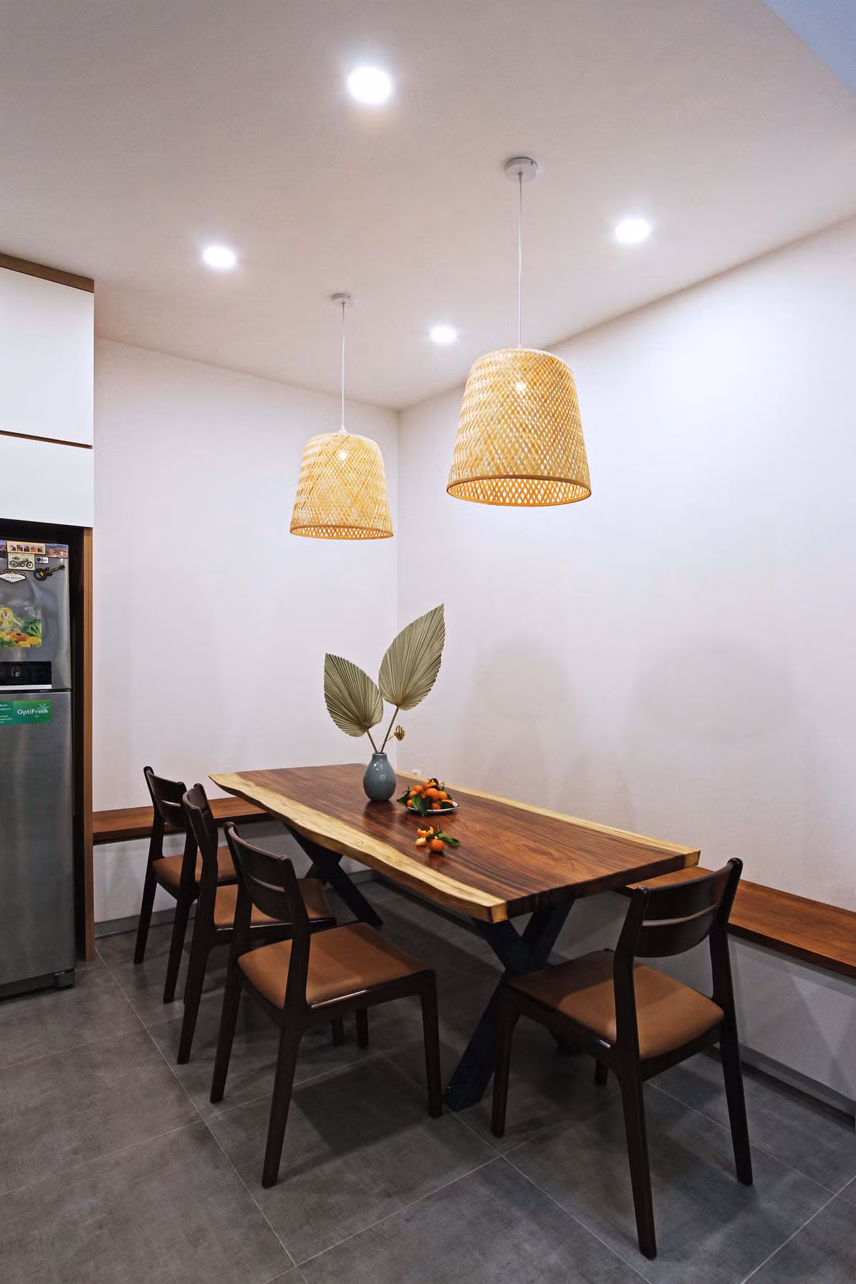 Ngôi nhà sống xanh, vườn rau “bò” trên ban công ảnh 19