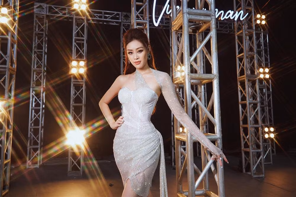 Đức Bảo dẫn hoa hậu thay vì Trấn Thành, netizen mừng ra mặt - Hình 6 Duc Bao dan hoa hau thay vi Tran Thanh, netizen mung ra mat-Hinh-6