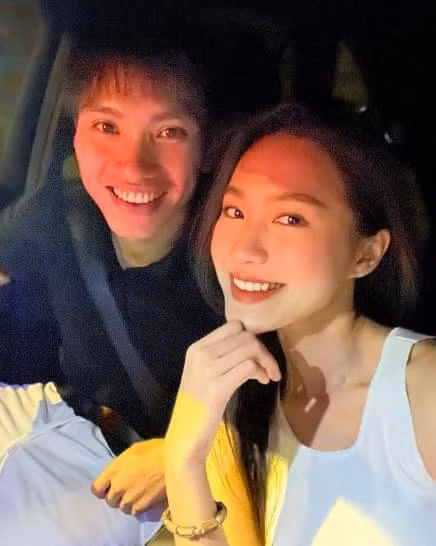 Loạt ảnh cứ xuất hiện là "dính như sam" của Văn Hậu - Hải My - Hình 2 Loat anh cu xuat hien la