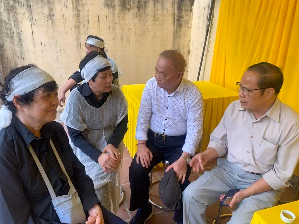 Ban be van chuong tien biet nha van Le Luu tai Hung Yen-Hinh-5