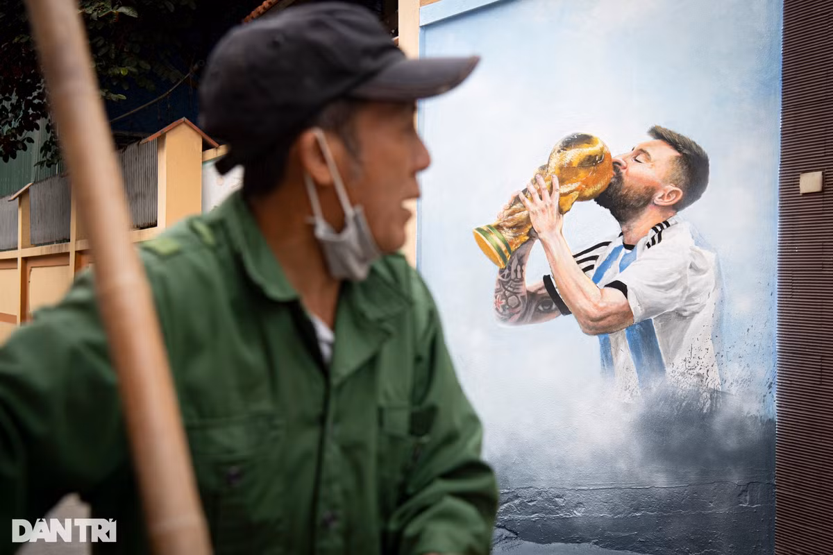 Thay giao chi tien ve hinh Messi nang cup truoc cong nha-Hinh-10