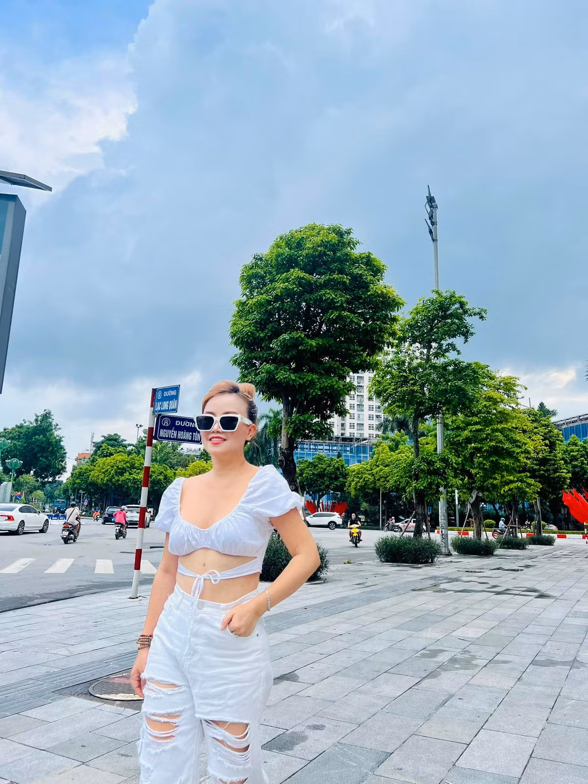 Diễn viên từng 4 lần đổ vỡ hôn nhân Hoàng Yến ngày càng gợi cảm - Hình 6 Dien vien tung 4 lan do vo hon nhan Hoang Yen ngay cang goi cam-Hinh-6