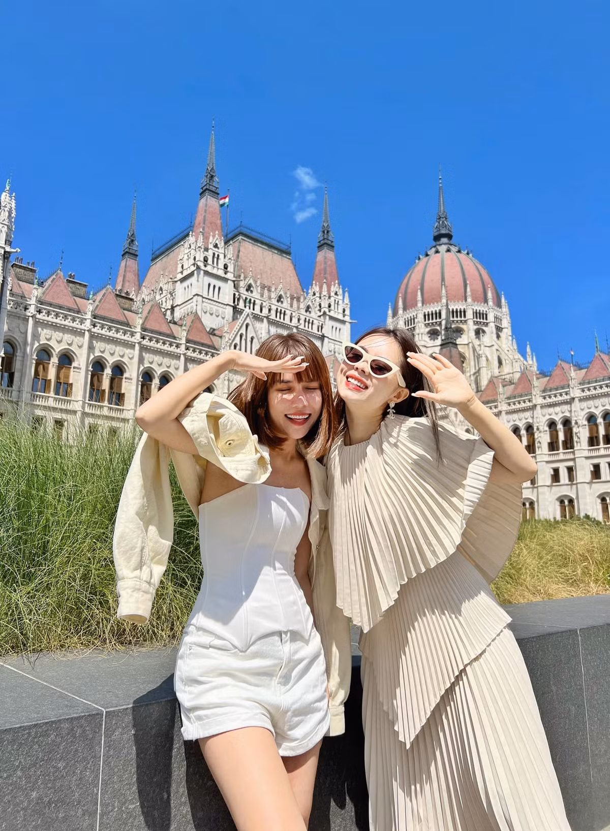 Doi ban dua nhau di 19 quoc gia ki niem 18 nam tinh ban-Hinh-8