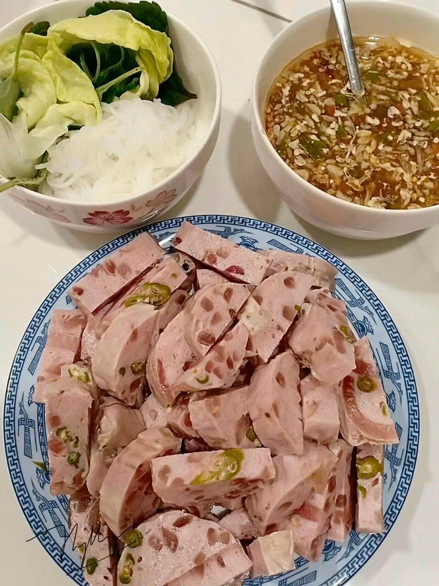 Cha tai heo ot xiem xanh, mon moi bien tau dat khach dip Tet-Hinh-3
