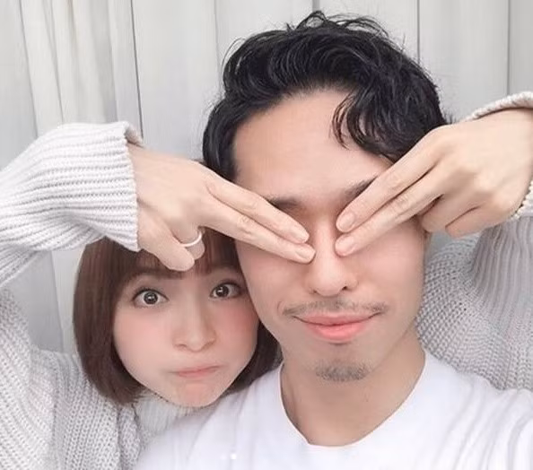 Nu ca si noi tieng Nhat Ban bi chong kien vi ngoai tinh-Hinh-2