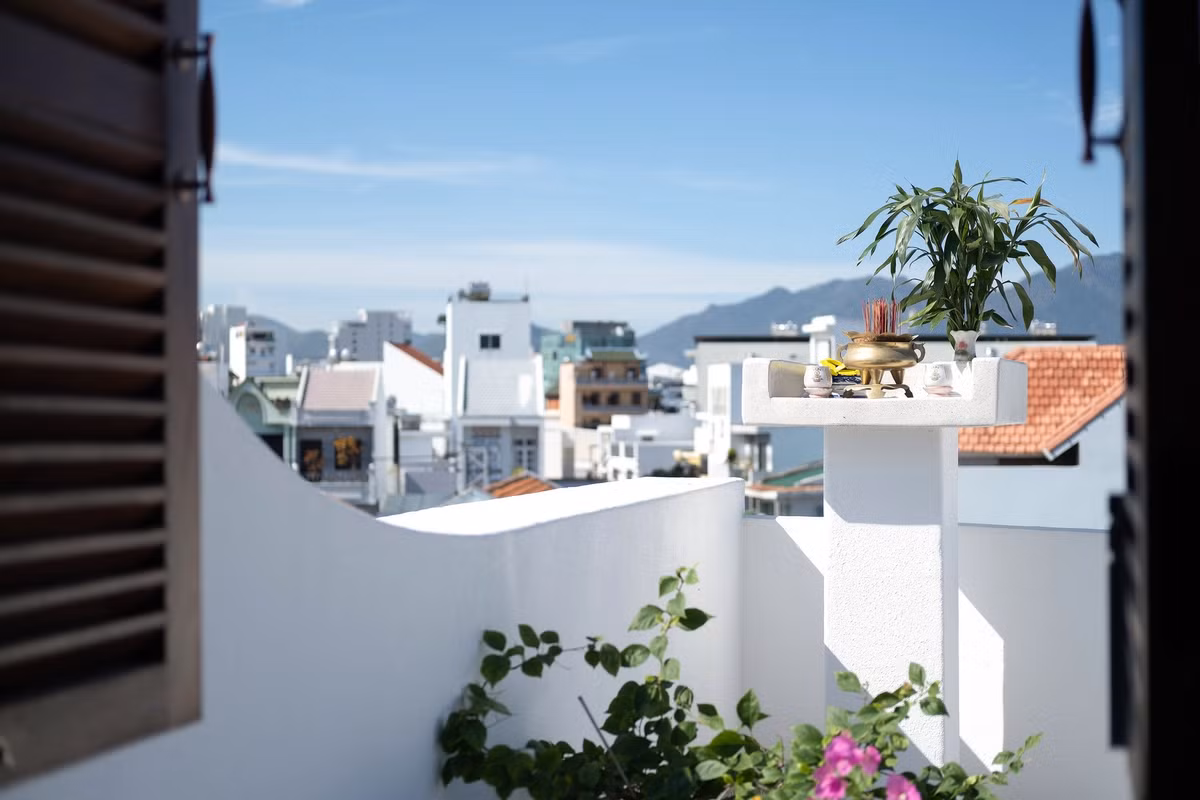 Nhà hẻm ở Nha Trang sử dụng đường cong bất định - Hình 21 Nha hem o Nha Trang su dung duong cong bat dinh-Hinh-21