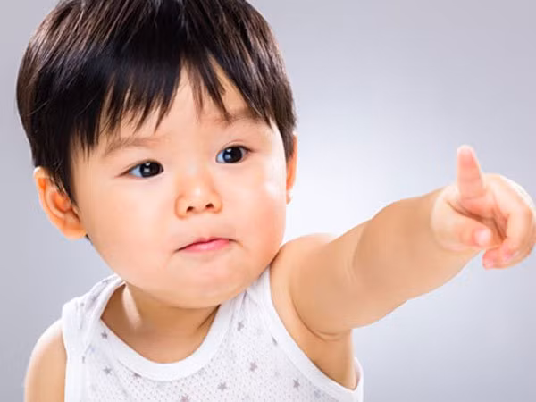 Trẻ sinh giờ từ: (21:00 - 23:00). Những đứa trẻ sinh ra ở giờ này sẽ tràn đầy sức sống và hoạt bát. Bản chất họ luôn lạc quan và hoạt bát, nhiệt tình trong bất cứ việc gì, có mối quan hệ tốt với người khác phái và luôn gặp may mắn.