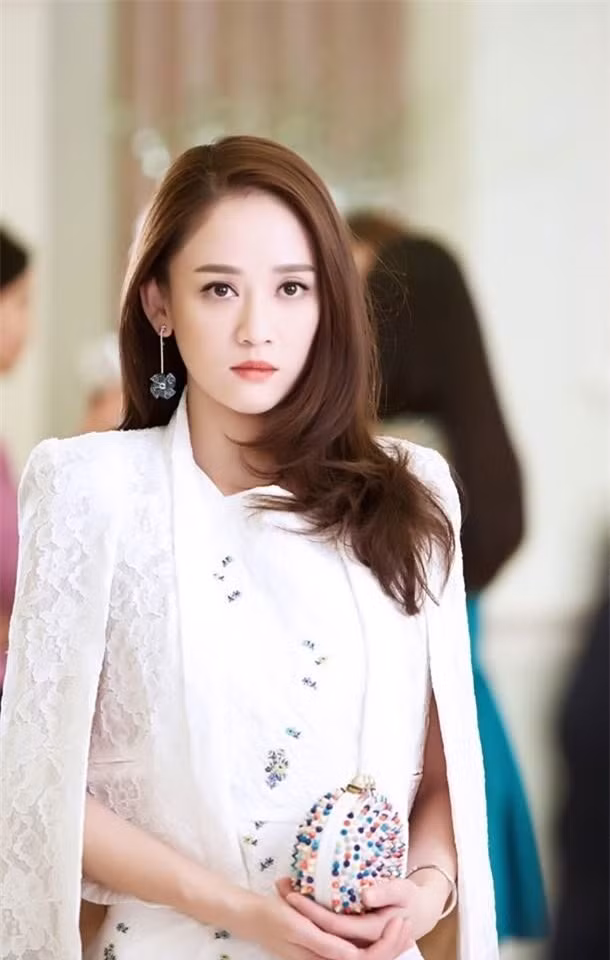 Thấy tấm thiệp, tôi liếc qua sốc vì tên vợ cũ ở nhà gái Thay tam thiep, toi liec qua soc vi ten vo cu o nha gai