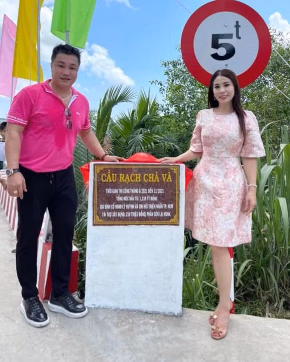Lý Hùng cùng em gái thực hiện di nguyện cuối cùng của bố ruột ảnh 2 Lý Hùng cùng em gái thực hiện di nguyện cuối cùng của bố ruột ảnh 2
