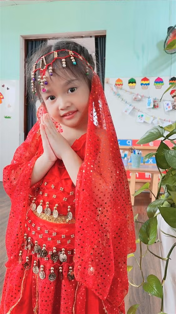 Lê Dương Bảo Lâm bùi ngùi cảnh mẹ vợ "1 nách 3 cháu" - Hình 4 Le Duong Bao Lam bui ngui canh me vo
