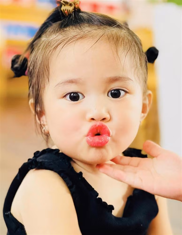 Lê Dương Bảo Lâm bùi ngùi cảnh mẹ vợ "1 nách 3 cháu" - Hình 5 Le Duong Bao Lam bui ngui canh me vo