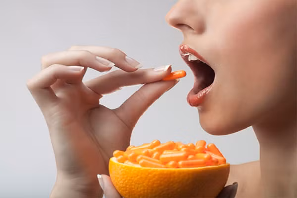 Bắt buộc phải dùng vitamin trước khi sinh. Một số vitamin đảm bảo thai kỳ như axit folic và các vitamin khoáng chất khác. Ngược lại, những loại như vitamin A, nếu bạn dùng quá nhiều, có thể sẽ sinh con thiếu tháng hoặc dị tật bẩm sinh. Vì thế, hãy cân nhắc và tìm hiểu kỹ trước khi dùng vitamin.