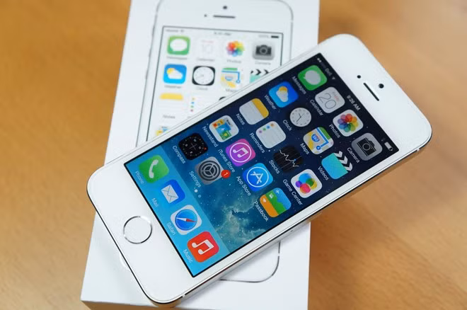 Loat smartphone cao cap vua giam gia hang trieu dong-Hinh-2