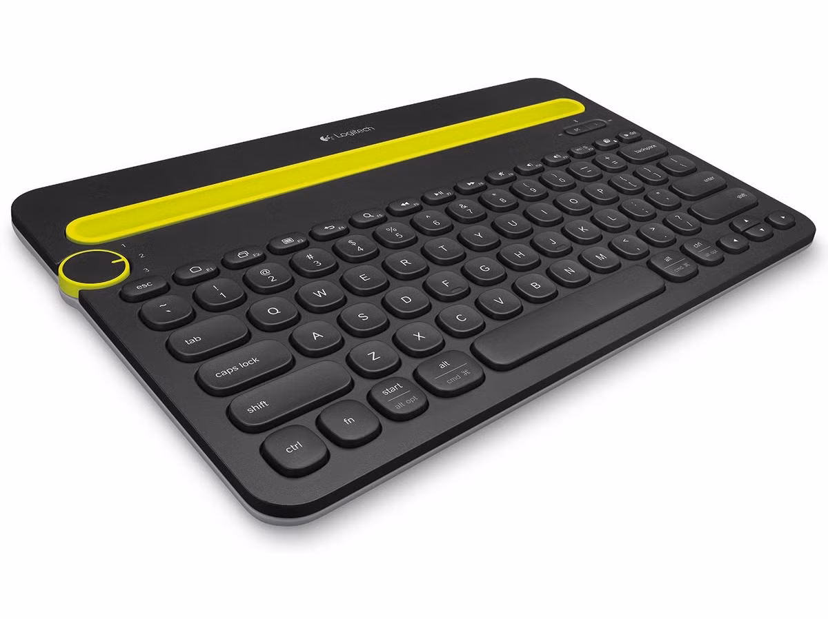  Bàn phím Logitech K480. Bàn phím không dây Logitech K480 có thể kết nối với ba thiết bị khác nhau thuộc các nền tảng hệ điều hành như Windows, Android, Chrome OS, iOS và OS X. Để có thể kết nối đến nhiều thiết bị khác nhau, Logitech K480 sử dụng khay chứa ở phía trên được làm bằng cao su với mức độ dính bám tốt. Chiều dài của nó có thể đủ đặt hai chiếc smartphone và một chiếc tablet.