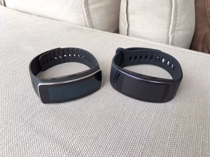  Vòng đeo tay thông minh Gear Fit 2 là bản cập nhật của Gear Fit với nhiều tính năng cải tiến, đây là một thiết bị đeo tay được thiết kế cho những người đam mê thể dục.