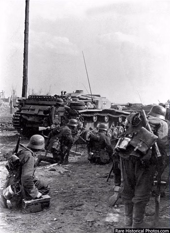 Phát xít Đức chuẩn bị tấn công ở ngoại ô thành phố Stalingrad.