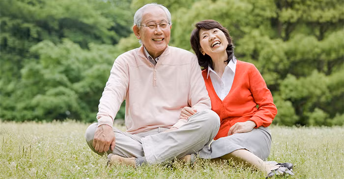 Đặc biệt là giữa họ hàng, người thân với nhau, họ sẽ tìm cách vay tiền, nếu không cho vay thì họ sẽ cho rằng bạn keo kiệt. Tục ngữ nói, không được có ý hãm hại người khác, nhưng cũng phải có ý đề phòng người khác, bởi vì lòng người khó lường, không biết người khác đang nghĩ gì.