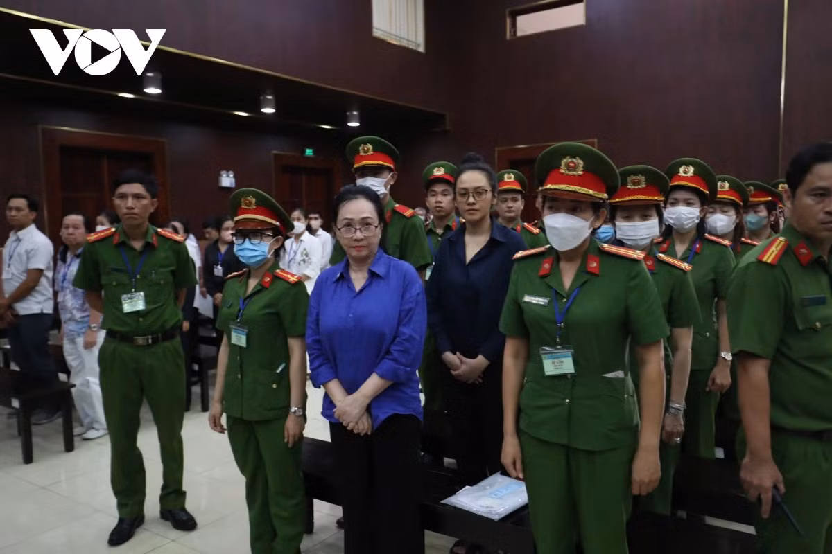 Số tiền "khủng" khiến phiên tòa xét xử bà Trương Mỹ Lan phải tạm dừng - Hình 2 So tien