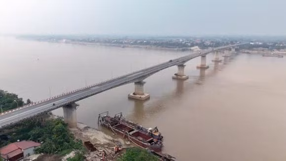 Hai dia phuong nao o Viet Nam co cay cau di nguoc chieu?-Hinh-3