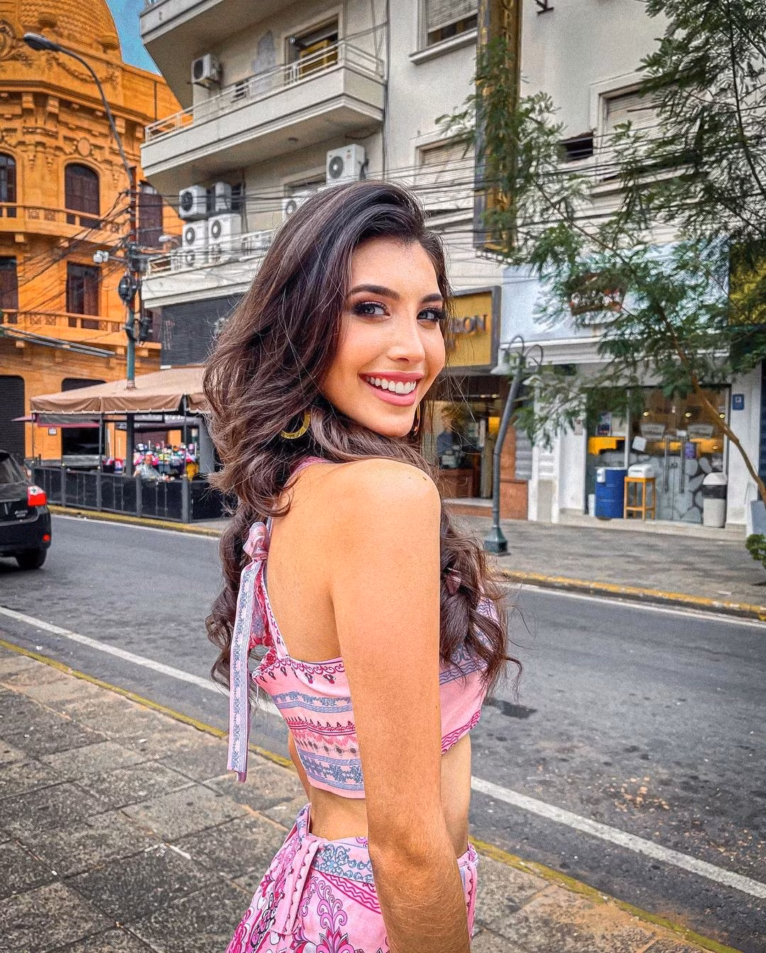 Đại diện Paraguay - Jimena Sosa từng tham dự Hoa hậu Hòa bình Quốc tế 2021 nhưng không lọt vào top 20. Người đẹp gây chú ý khi trở lại với Hoa hậu Quốc tế 2024.