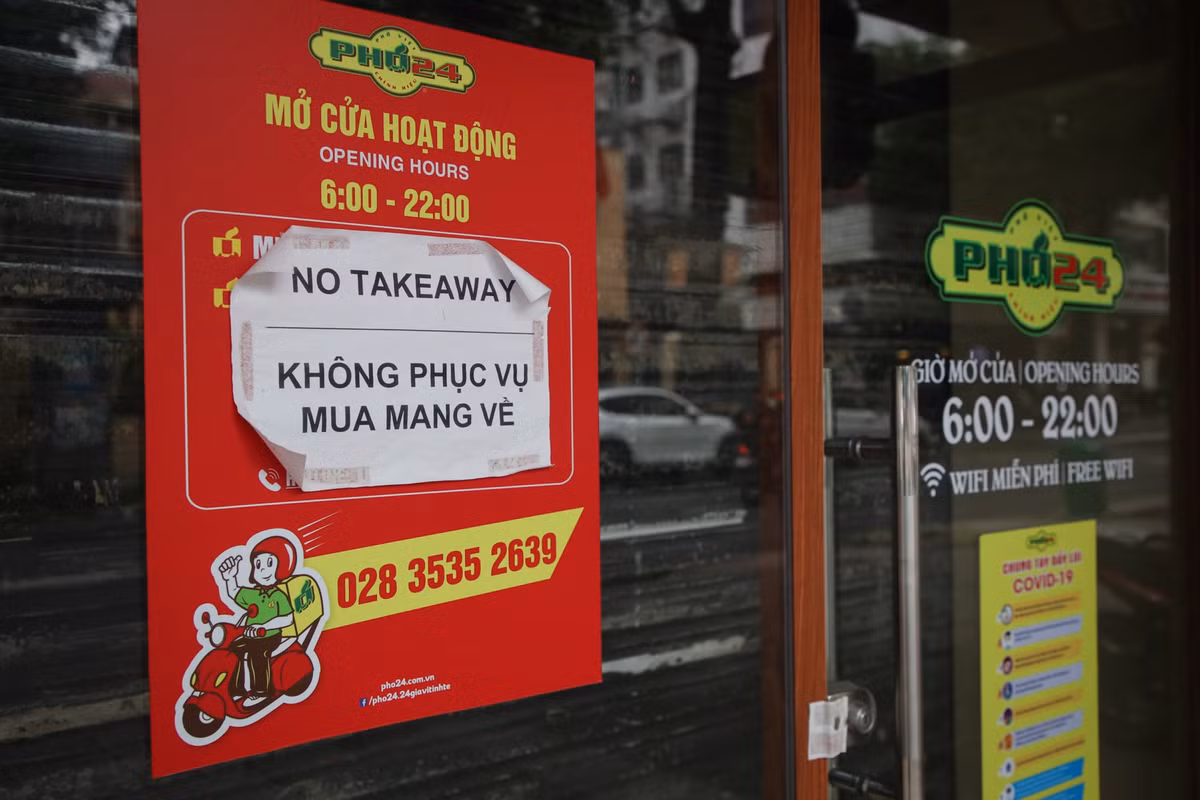 Phở 24 vẫn đóng cửa, không phục vụ bán mang về dù TP.HCM đã cho phép bán tại chỗ.