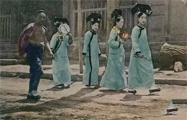 Khi nhà Thanh sụp đổ, vì sao hầu hết cung nữ không dám lấy chồng? Khi nha Thanh sup do, vi sao hau het cung nu khong dam lay chong?