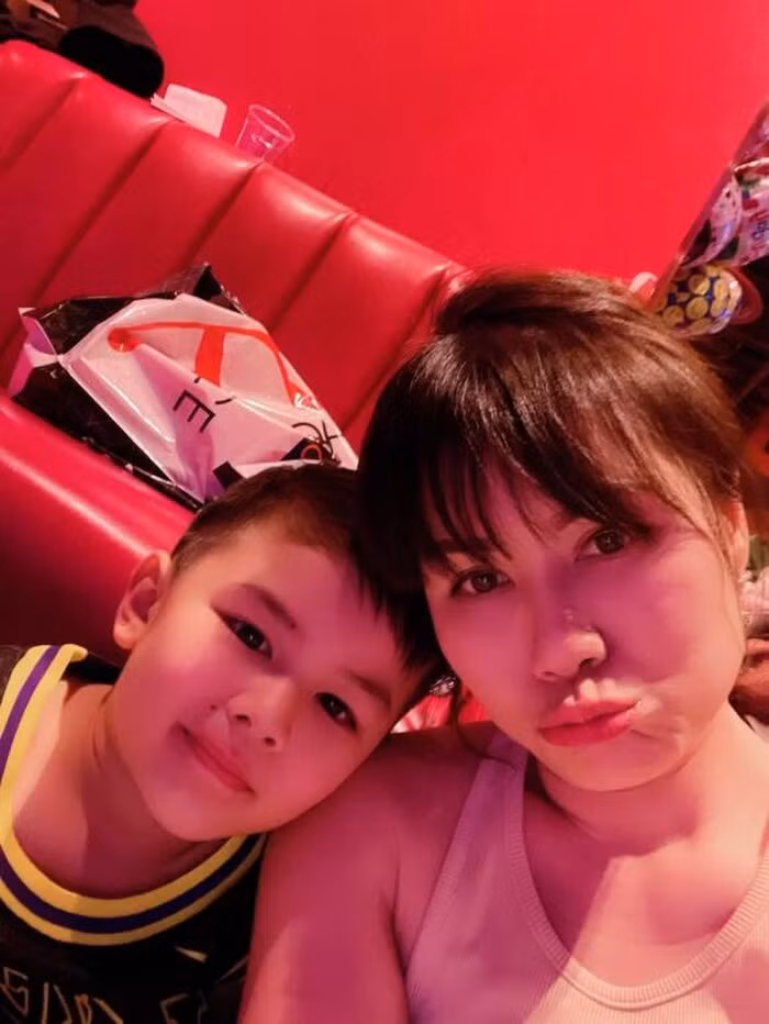 Con trai Đan Trường đã khỏi Covid, vợ cũ có chia sẻ gây chú ý - Hình 2 Con trai Dan Truong da khoi Covid, vo cu co chia se gay chu y-Hinh-2