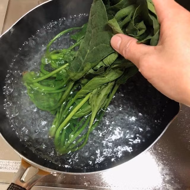 5 loai rau can chan qua nuoc soi truoc khi xao de khong ruoc benh-Hinh-5