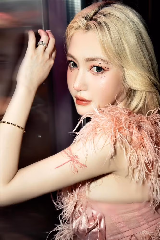 Bo suu tap phat ngon cua Elly Tran ve ngoai tinh, tieu tam-Hinh-9