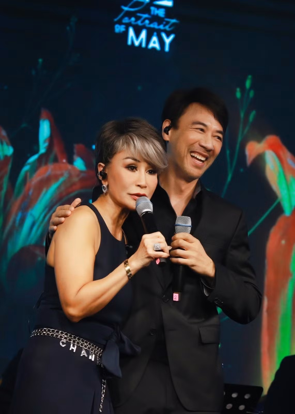 Chong kem 13 tuoi cua Khanh Ha U60 van phong do, lang tu-Hinh-2