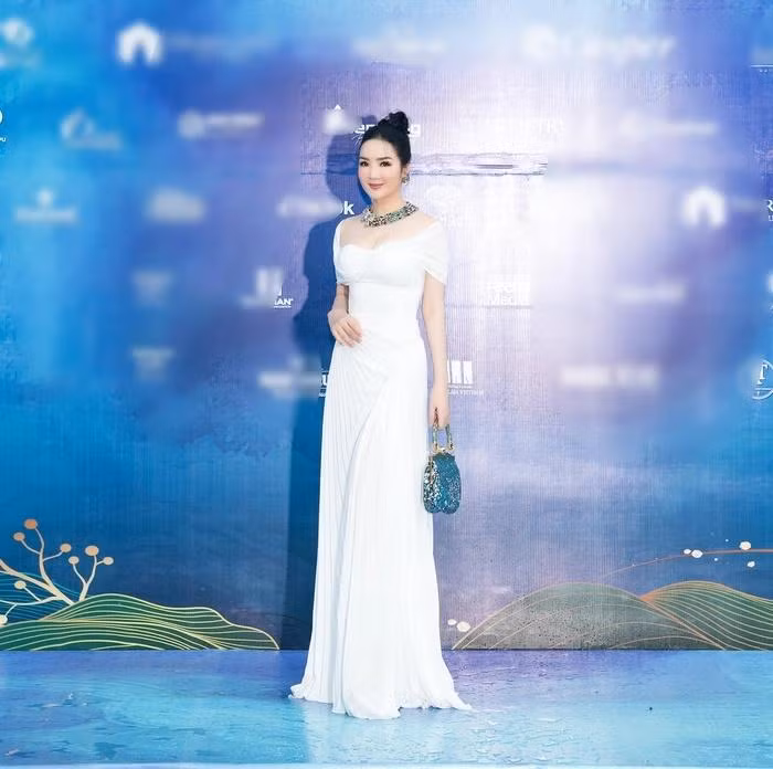 Giang My qua camera thuong va anh chinh sua co gi khac biet?-Hinh-4